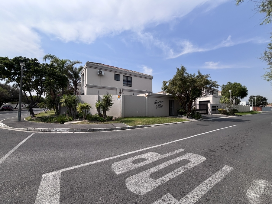 To Let 2 Bedroom Property for Rent in Parklands Western Cape